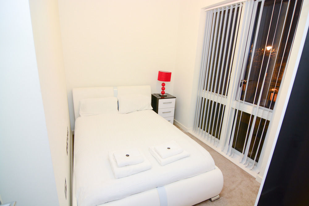 Apartment Wharf - Cambridge Av لندن المظهر الخارجي الصورة