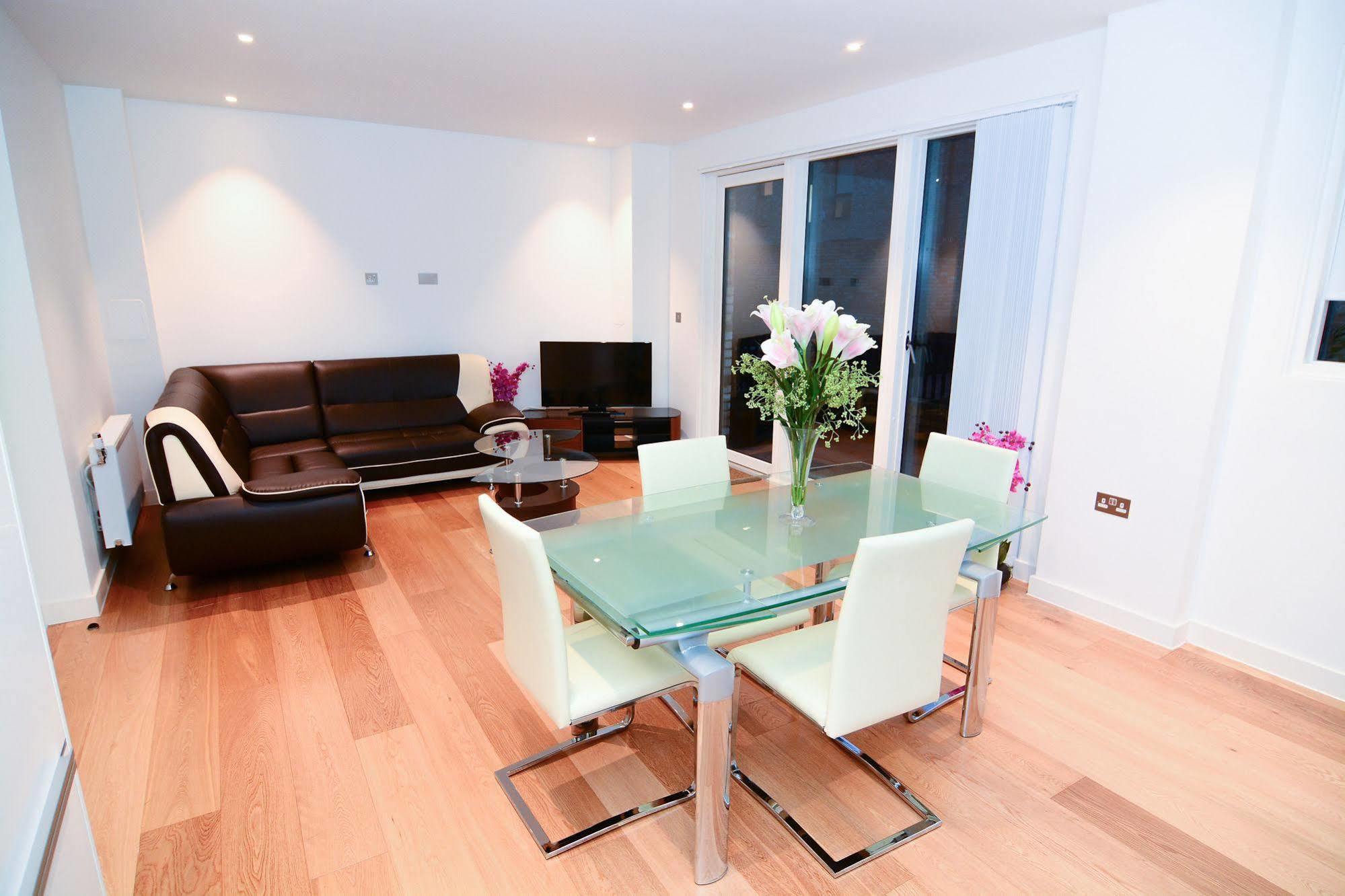 Apartment Wharf - Cambridge Av لندن المظهر الخارجي الصورة